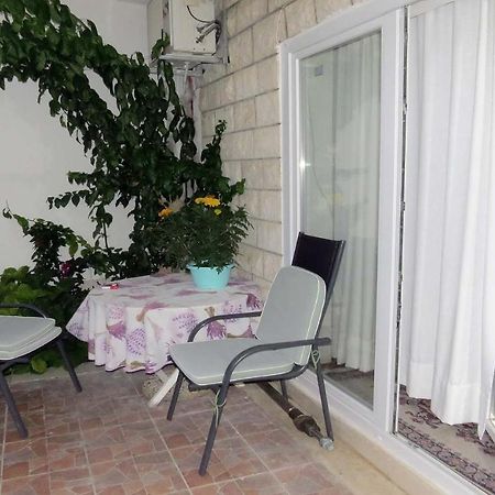 Rooms N&M Baška Voda Exteriör bild