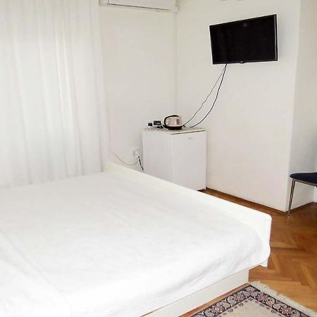 Rooms N&M Baška Voda Exteriör bild