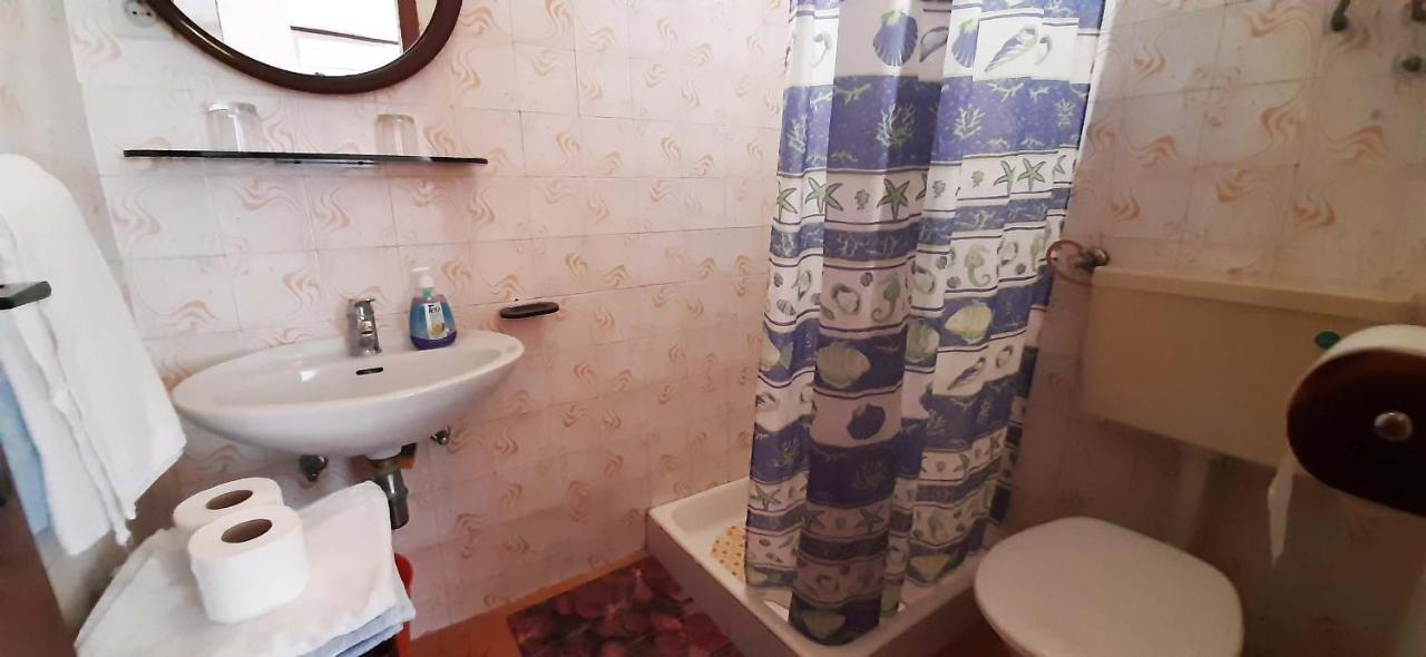Rooms N&M Baška Voda Exteriör bild
