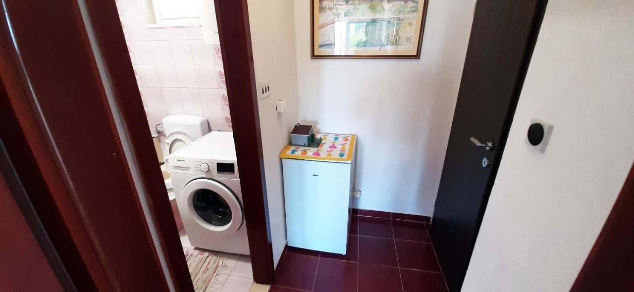 Rooms N&M Baška Voda Exteriör bild