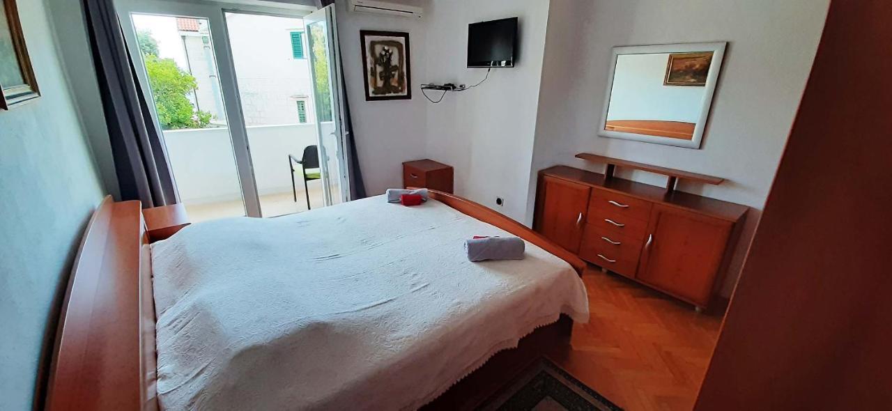 Rooms N&M Baška Voda Exteriör bild