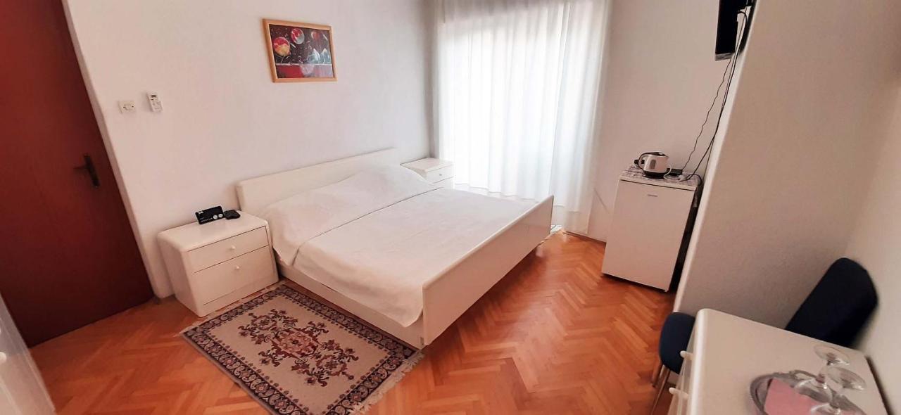 Rooms N&M Baška Voda Exteriör bild