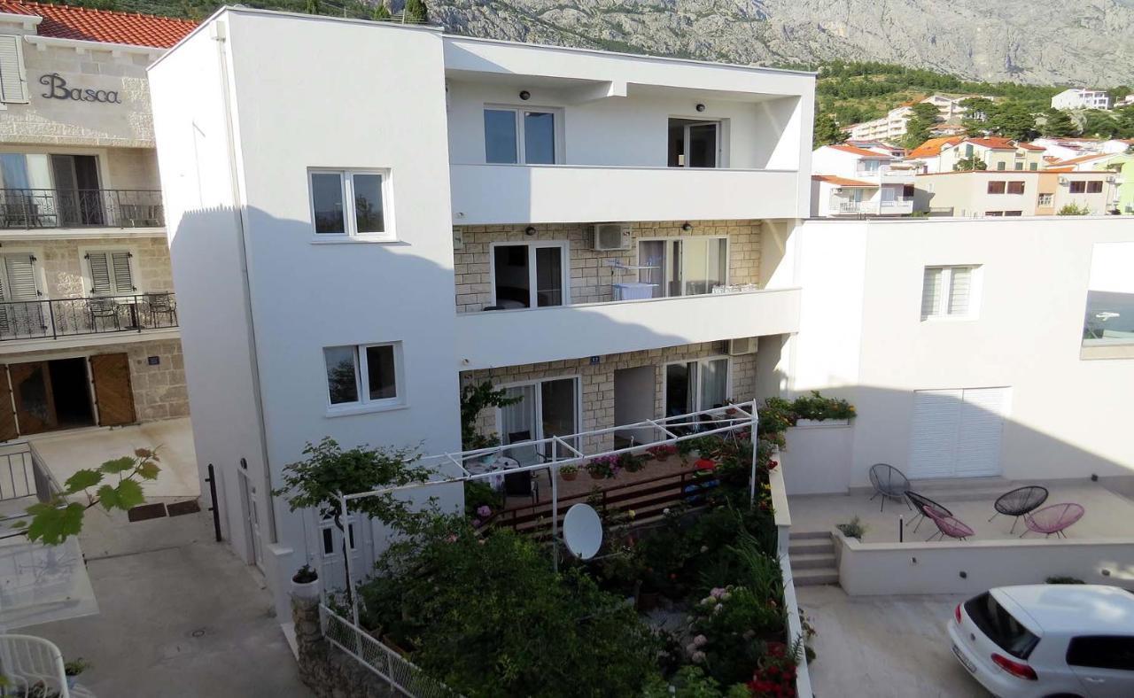 Rooms N&M Baška Voda Exteriör bild