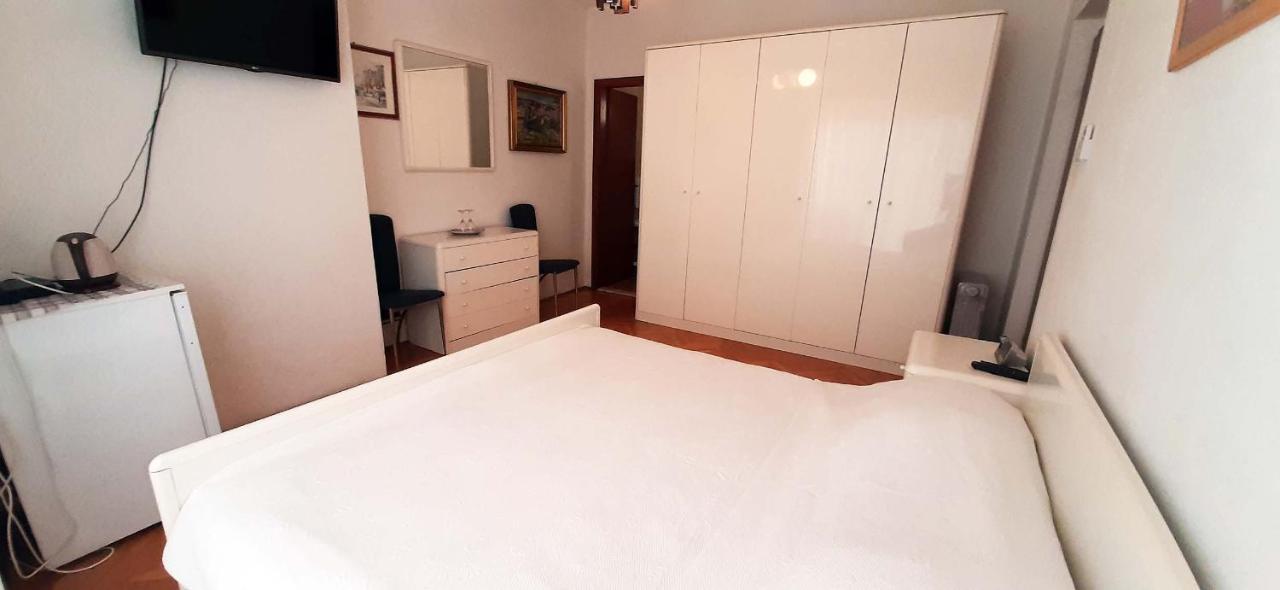 Rooms N&M Baška Voda Exteriör bild