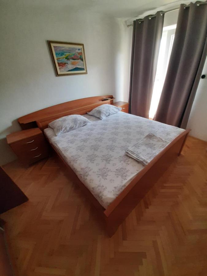 Rooms N&M Baška Voda Exteriör bild