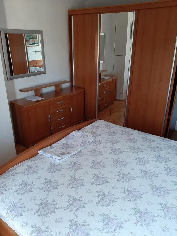 Rooms N&M Baška Voda Exteriör bild