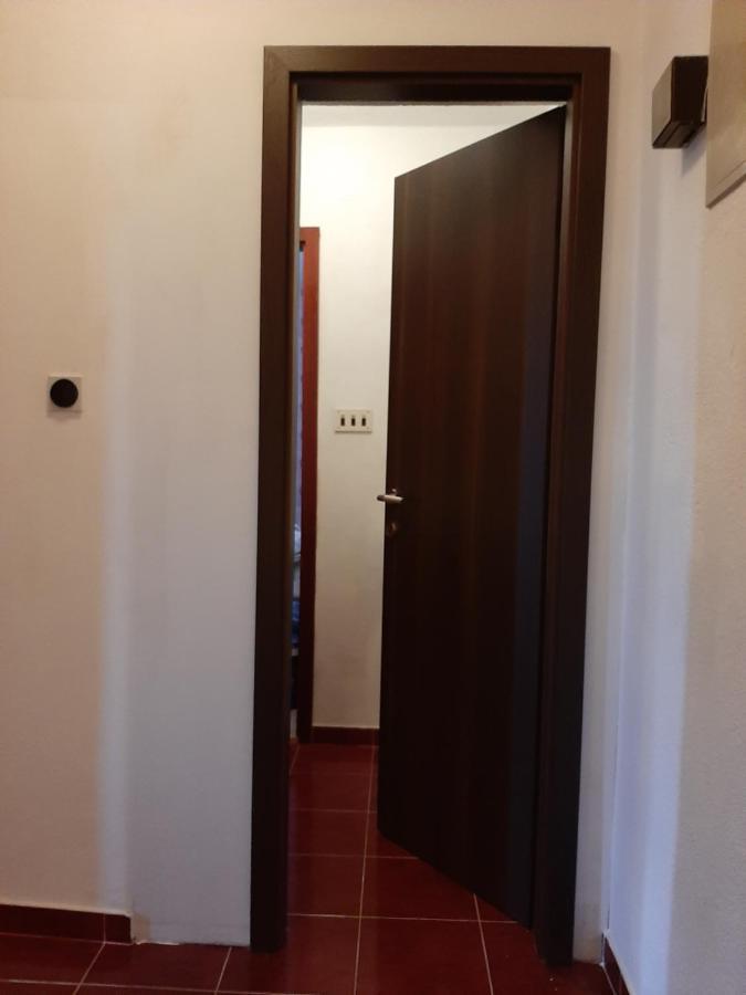 Rooms N&M Baška Voda Exteriör bild